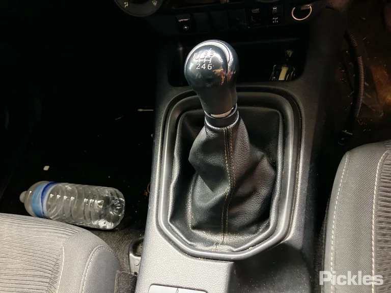 2016 Toyota Hilux Used VIN MR0KA3CD401302800 – exterior detail