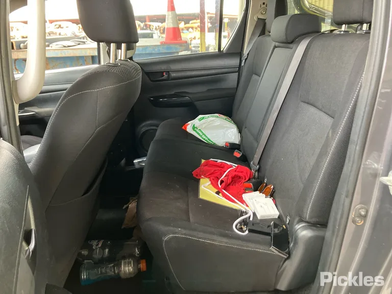 2016 Toyota Hilux Used VIN MR0KA3CD401302800 – photo 11