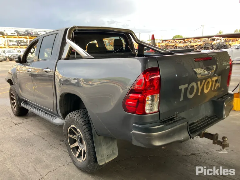 2016 Toyota Hilux Used VIN MR0KA3CD401302800 – photo 13