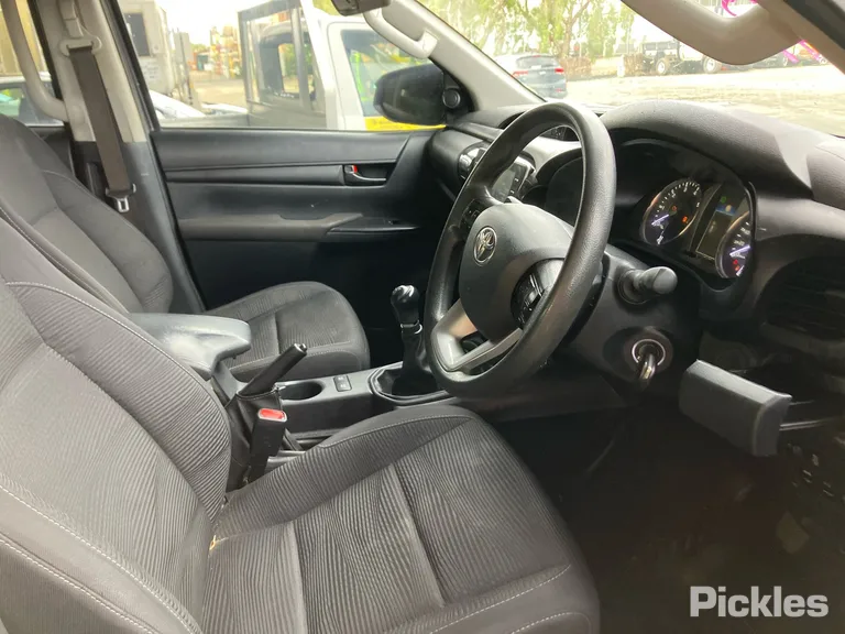 2016 Toyota Hilux Used VIN MR0KA3CD401302800 – photo 30