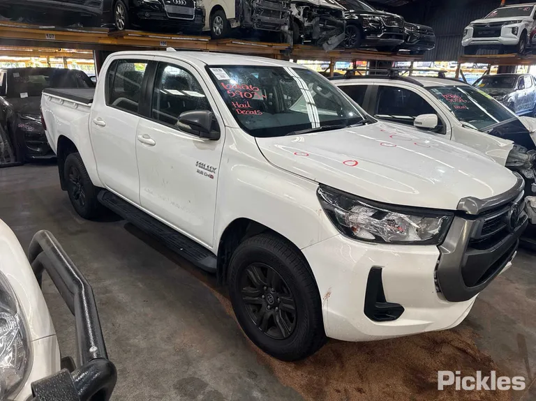 2022 Toyota Hilux Used VIN MR0KA3CD801280008 – engine bay