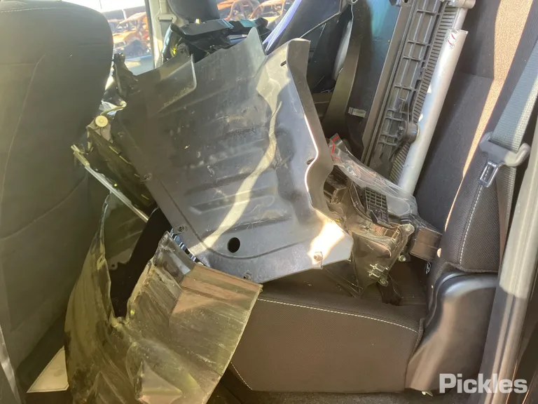 2024 Toyota Hilux Used VIN MR0KE3CD307351701 – photo 35