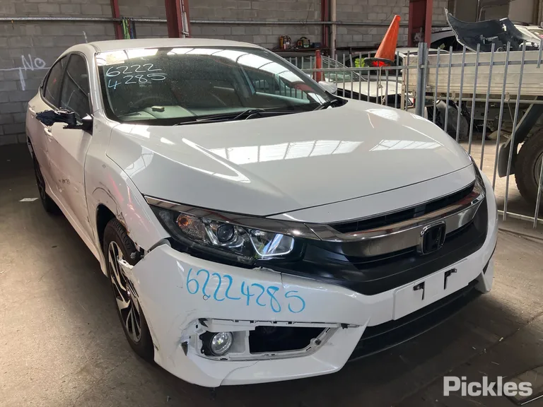 2018 Honda Civic Used VIN MRHFC6660HT071334 – undercarriage