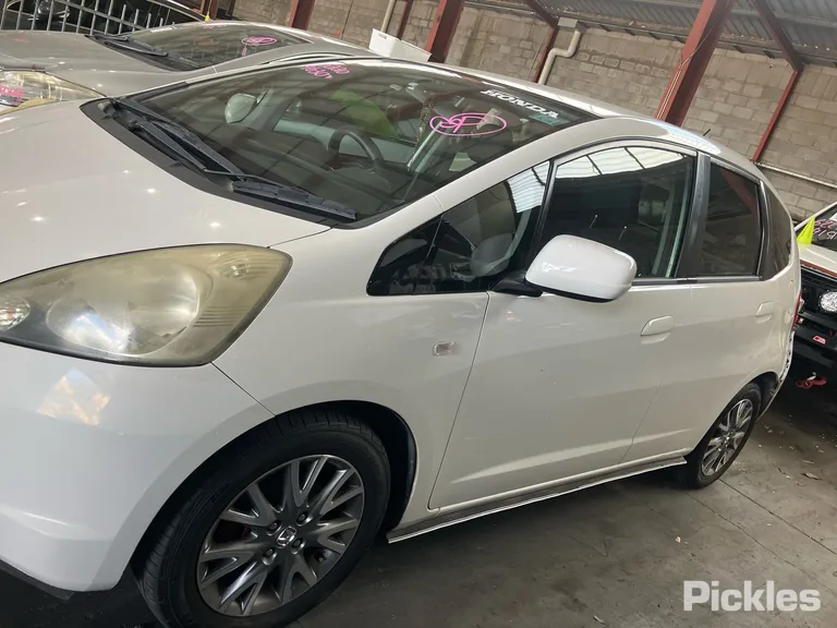 2010 Honda Jazz Used VIN MRHGE8850AP041892 – photo 11