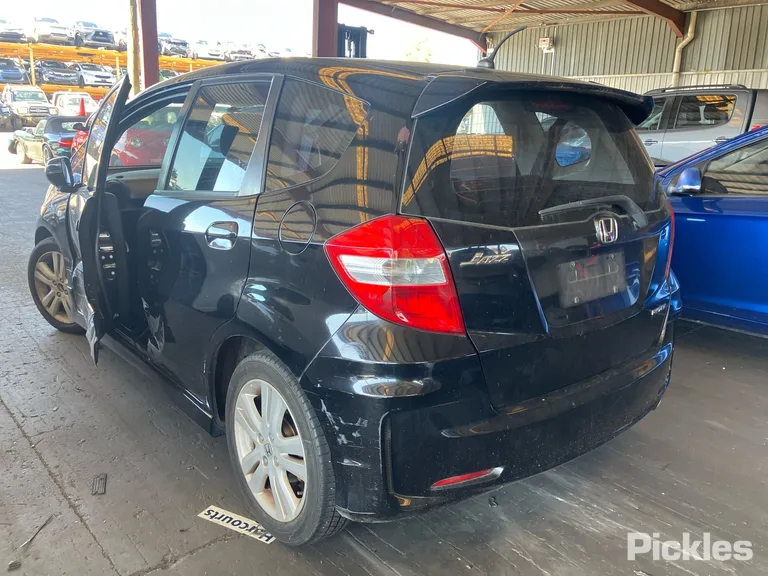 2012 Honda Jazz Used VIN MRHGE8860CP040760 – dashboard