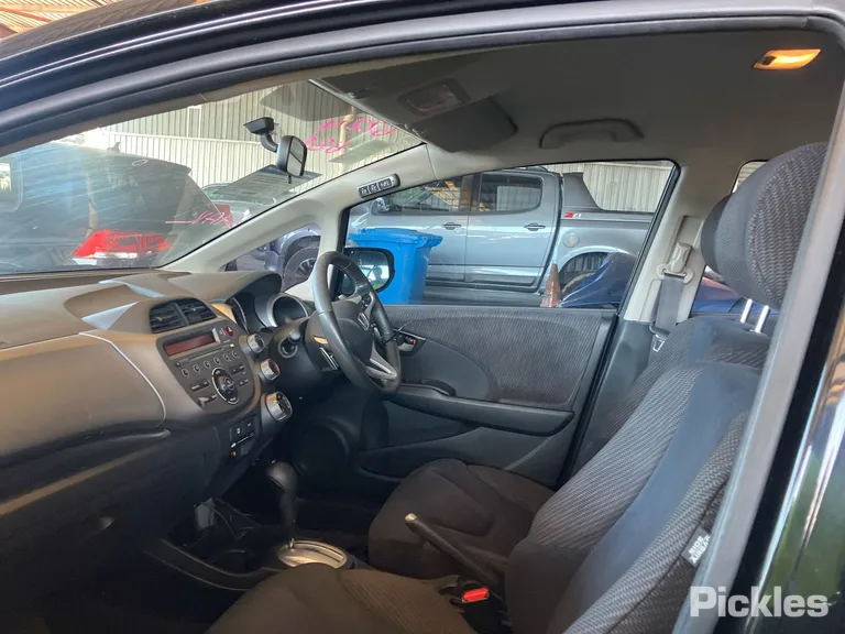 2012 Honda Jazz Used VIN MRHGE8860CP040760 – trunk area