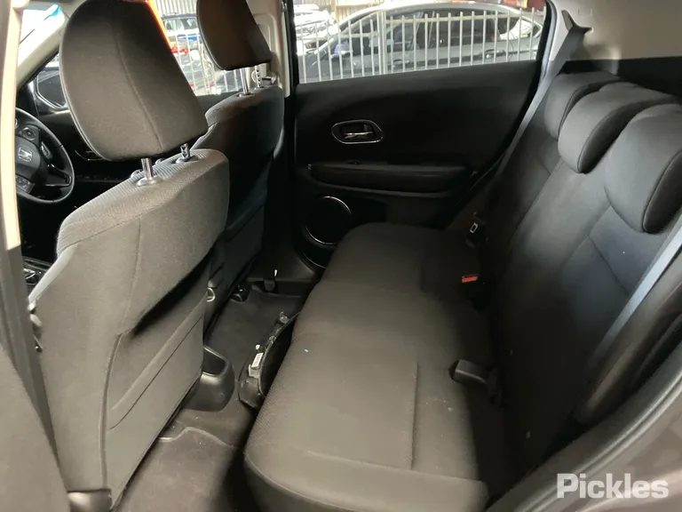 2016 Honda HR-V Used VIN MRHRU5850GP063454 – interior seats 2016 Honda HR-V Used VIN MRHRU5850GP063454 – interior seats