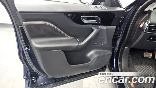 2018 Jaguar F-PACE 20d Prestige Sold VIN SADCA2BN2JA258597 – photo 34
