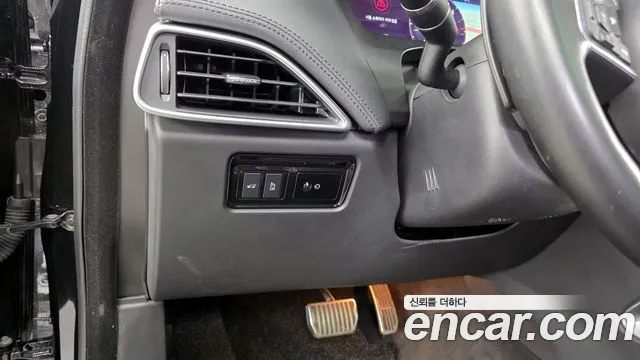 2019 Jaguar F-PACE 20d Prestige Sold VIN SADCA2BN8KA362271 – trunk area