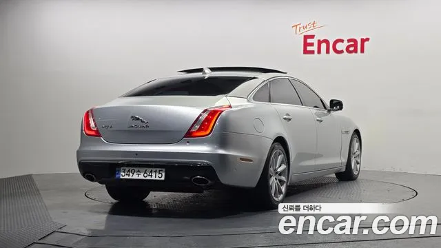 2017 Jaguar All New XJ 3.0D Premium Luxury LWB Sold VIN SAJAA2298HNW04730 – exterior detail