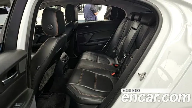 2018 Jaguar Xe 20d Prestige Sold VIN SAJAB4BN4JCP40716 – front exterior