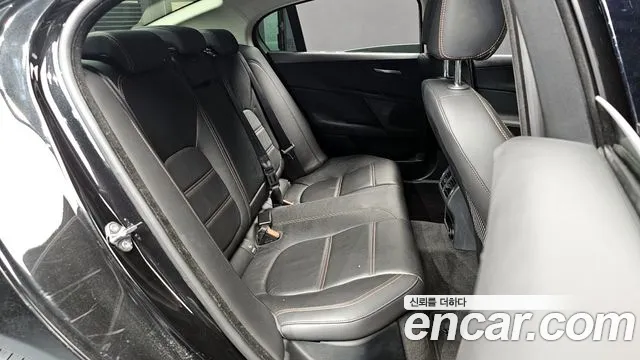 2018 Jaguar XE 20t Prestige Sold VIN SAJAB4BX3JCP21611 – photo 13