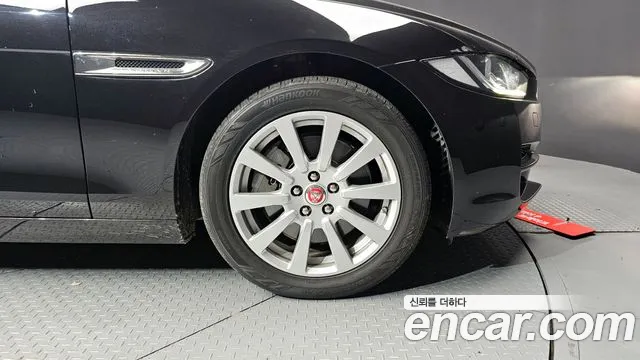 2018 Jaguar XE 20t Prestige Sold VIN SAJAB4BX3JCP21611 – photo 15