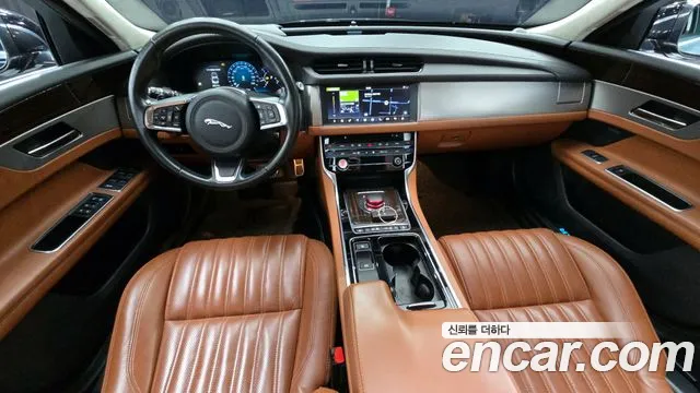 2019 Jaguar XF (X260) 20d Portfolio AWD Sold VIN SAJBA4BN5KCY77785 – photo 18