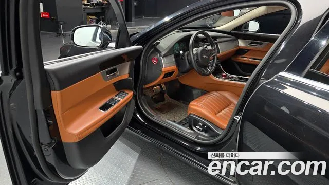 2019 Jaguar XF (X260) 20d Portfolio AWD Sold VIN SAJBA4BN5KCY77785 – photo 19