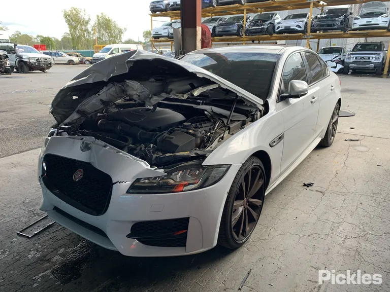 2015 Jaguar XF Used VIN SAJBB4AG3GCY09945 – undercarriage 2015 Jaguar XF Used VIN SAJBB4AG3GCY09945 – undercarriage