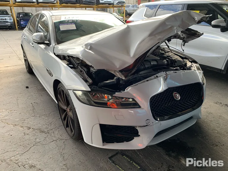 2015 Jaguar XF Used VIN SAJBB4AG3GCY09945 – photo 18 2015 Jaguar XF Used VIN SAJBB4AG3GCY09945 – photo 18