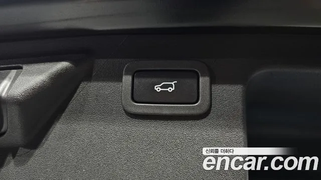 2018 Land Rover Discovery Sport 2.0 TD4 SE Sold VIN SALCA2BN5JH777901 – rear exterior