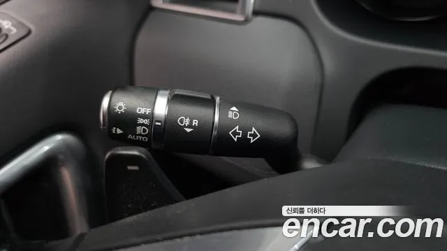 2019 Land Rover Discovery Sport 2.0 TD4 SE (150PS) Sold VIN SALCA2BNXKH784330 – interior seats