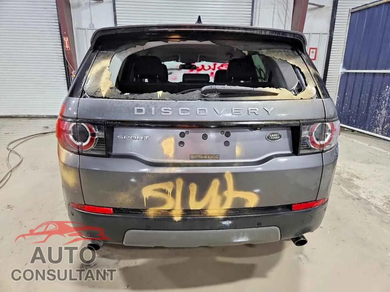 2017 LAND ROVER DISCOVERY Damaged VIN SALCP2BG1HH650217 – engine bay