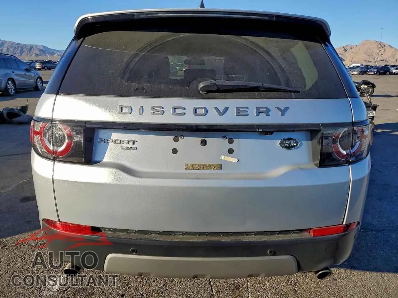 2019 LAND ROVER DISCOVERY Damaged VIN SALCR2FX4KH795442 – engine bay