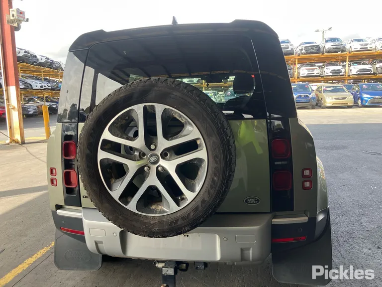 2023 Land Rover Defender Used VIN SALEA7AW8P2181015 – photo 15