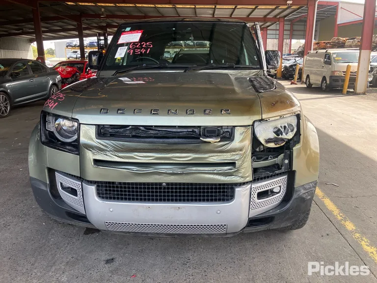 2023 Land Rover Defender Used VIN SALEA7AW8P2181015 – photo 18