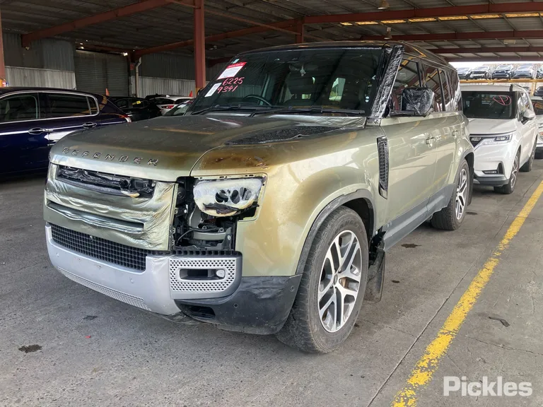 2023 Land Rover Defender Used VIN SALEA7AW8P2181015 – photo 22