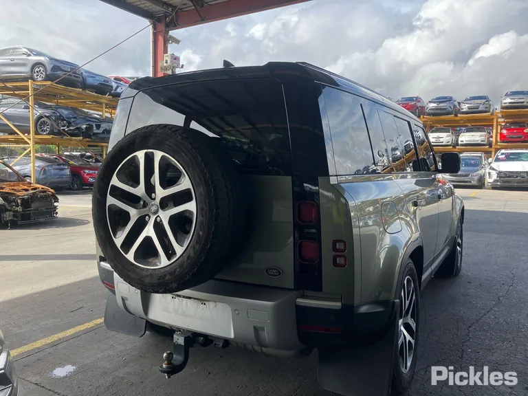 2023 Land Rover Defender Used VIN SALEA7AW8P2181015 – photo 28
