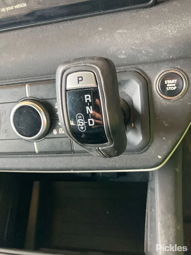 2023 Land Rover Defender Used VIN SALEA7AW8P2181015 – photo 33