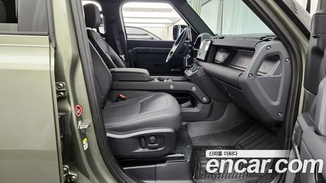 2025 Land Rover Defender (L663) 110 D250 X-Dynamic Se Sold VIN SALEA7BW252468129 – front exterior