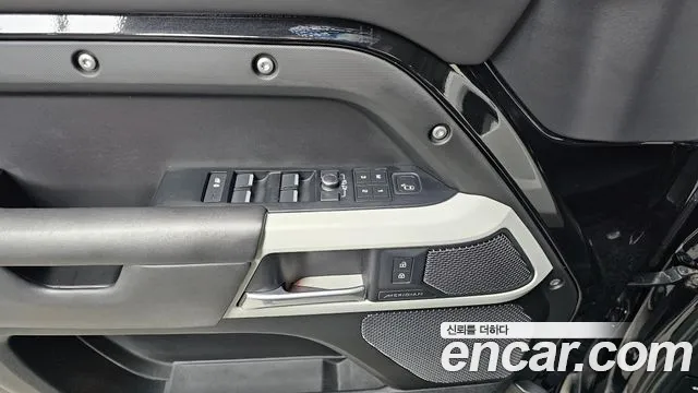 2023 Land Rover Defender (L663) 110 D300 HSE Sold VIN SALEA7BW5P2107985 – exterior detail