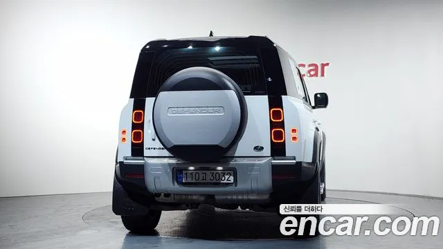 2022 Land Rover Defender (L663) 110 D250 Se Sold VIN SALEA7BW7N2102462 – front exterior