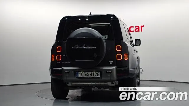 2023 Land Rover Defender (L663) 110 P300 X-Dynamic SE Sold VIN SALEA7BX8P2235033 – photo 18