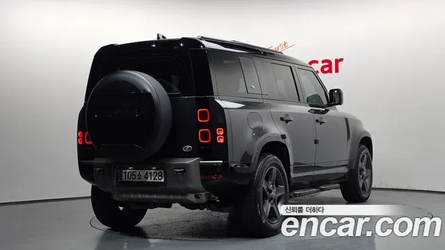 2023 Land Rover Defender (L663) 110 P300 X-Dynamic SE Sold VIN SALEA7BX8P2235033 – photo 25