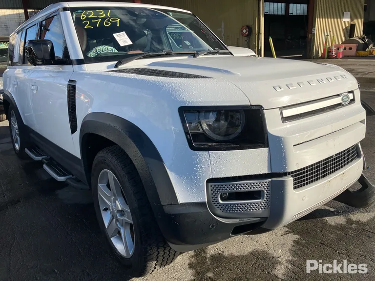 2023 Land Rover Defender Used VIN SALEA8AW7P2194683 – front exterior