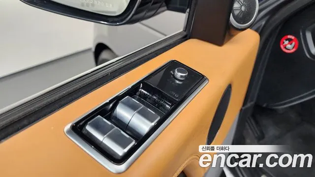 2018 Land Rover Range Rover 4th Gen 4.4 SDV8 Vogue SE DIESEL Sold VIN SALGA2BJ5JA501855 – exterior detail