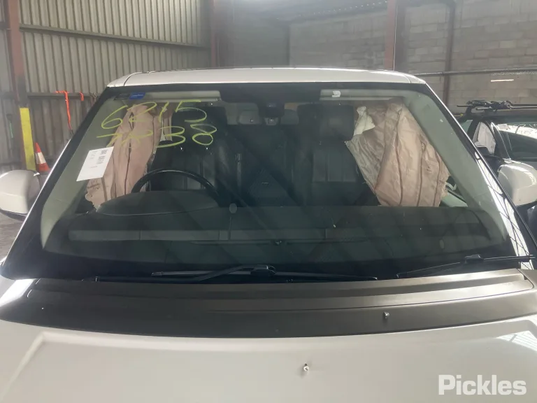 2014 Land Rover Range Rover Damaged VIN SALGA2KE5EA166802 – side profile 2014 Land Rover Range Rover Damaged VIN SALGA2KE5EA166802 – side profile