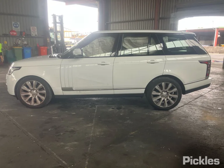 2014 Land Rover Range Rover Damaged VIN SALGA2KE5EA166802 – photo 18 2014 Land Rover Range Rover Damaged VIN SALGA2KE5EA166802 – photo 18