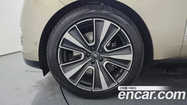 2024 Land Rover Range Rover 5th Gen P530 Autobiography Sold VIN SALKA9B9XRA089971 – exterior detail