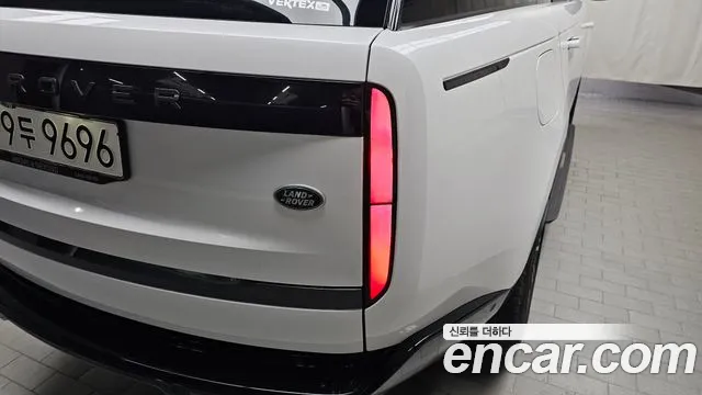 2023 Land Rover Range Rover 5th Gen P530 Autobiography Long Wheel Base Sold VIN SALKABB73PA030389 – engine bay