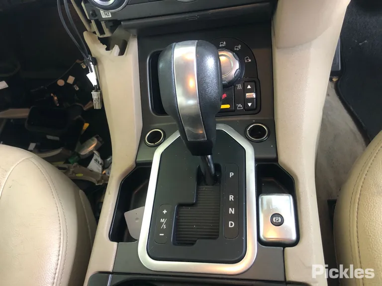 2009 Land Rover Discovery 4 Used VIN SALLAAAF3AA520170 – rear exterior