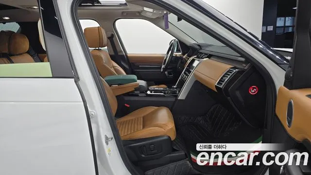 2018 Land Rover Discovery 5 3.0 TD6 HSE Luxury Sold VIN SALRA2BK2JA060574 – dashboard