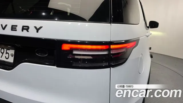 2018 Land Rover Discovery 5 2.0 SD4 SE Sold VIN SALRA2BN2JA072413 – rear exterior