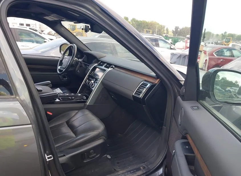 2018 LAND ROVER Discovery Used VIN SALRR2RV6JA058898 – undercarriage