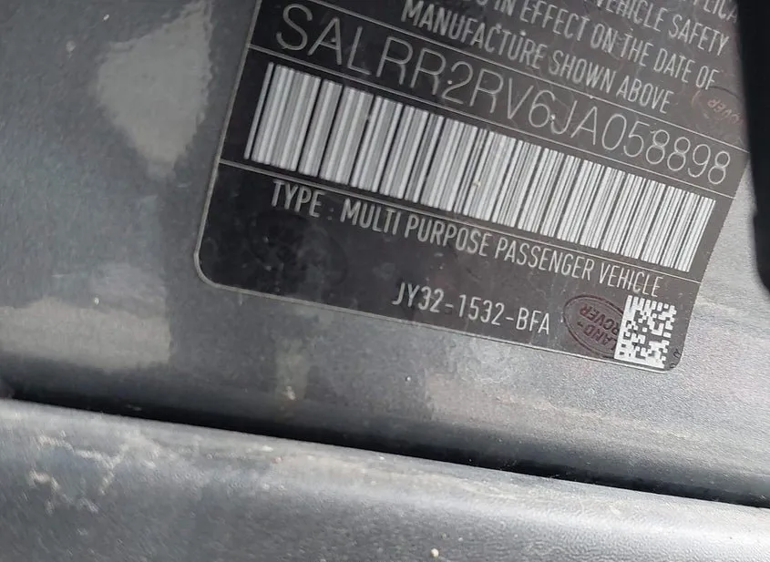 2018 LAND ROVER Discovery Used VIN SALRR2RV6JA058898 – trunk area