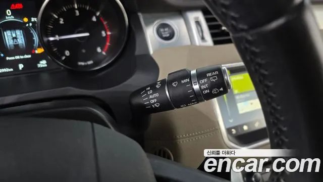 2019 Land Rover Range Rover Evoque 2.0 TD4 SE Sold VIN SALVA2BN4KH325092 – dashboard
