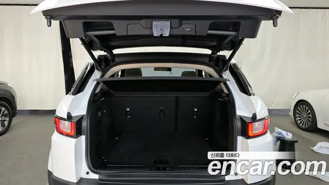 2017 Land Rover Range Rover Evoque 2.0 TD4 SE Sold VIN SALVA2BN6HH171039 – trunk area