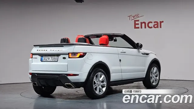 2018 Land Rover Range Rover Evoque 2.0 TD4 SE Dynamic Convertible Sold VIN SALVA5BN5JH305854 – interior seats