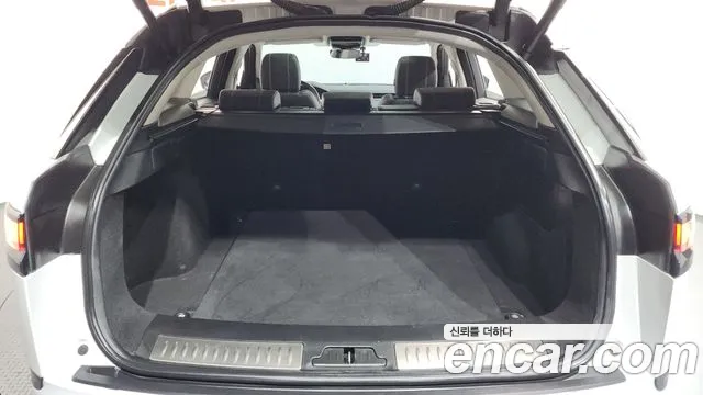 2019 Land Rover Range Rover Velar 2.0 D240 S Sold VIN SALYA2BN9KA205875 – front exterior 2019 Land Rover Range Rover Velar 2.0 D240 S Sold VIN SALYA2BN9KA205875 – front exterior